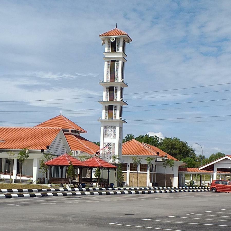 Assalam Homestay Seri Iskandar Esterno foto