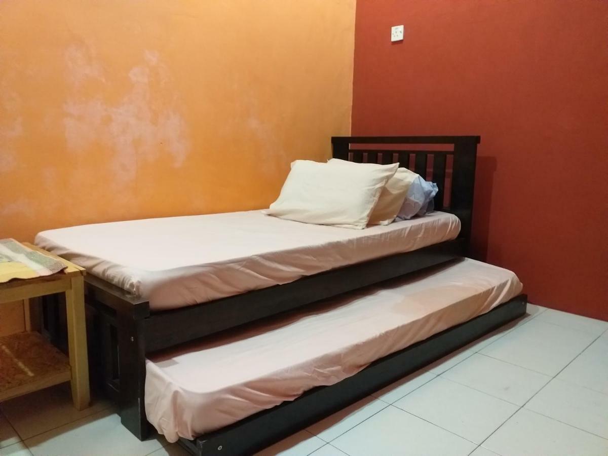 Assalam Homestay Seri Iskandar Esterno foto